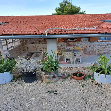 Holiday home Kuca Za Odmor Zip Murter