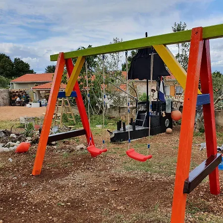 Kuca Za Odmor Zip * מורטר